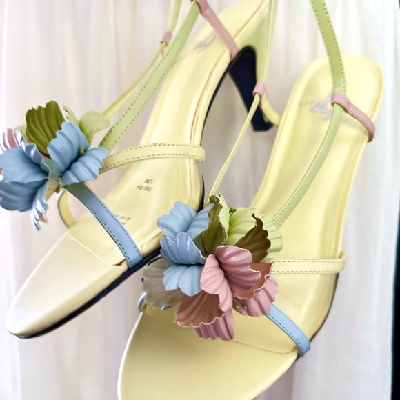 Vintage Pastel Floral Wedding Heels - Picture 6 of 14
